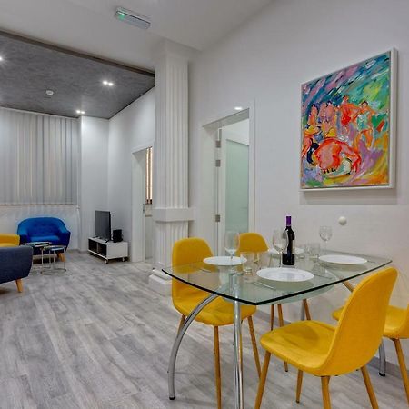 Stylish 3Br Apartment, Fantastic Location In Sliema Exteriör bild