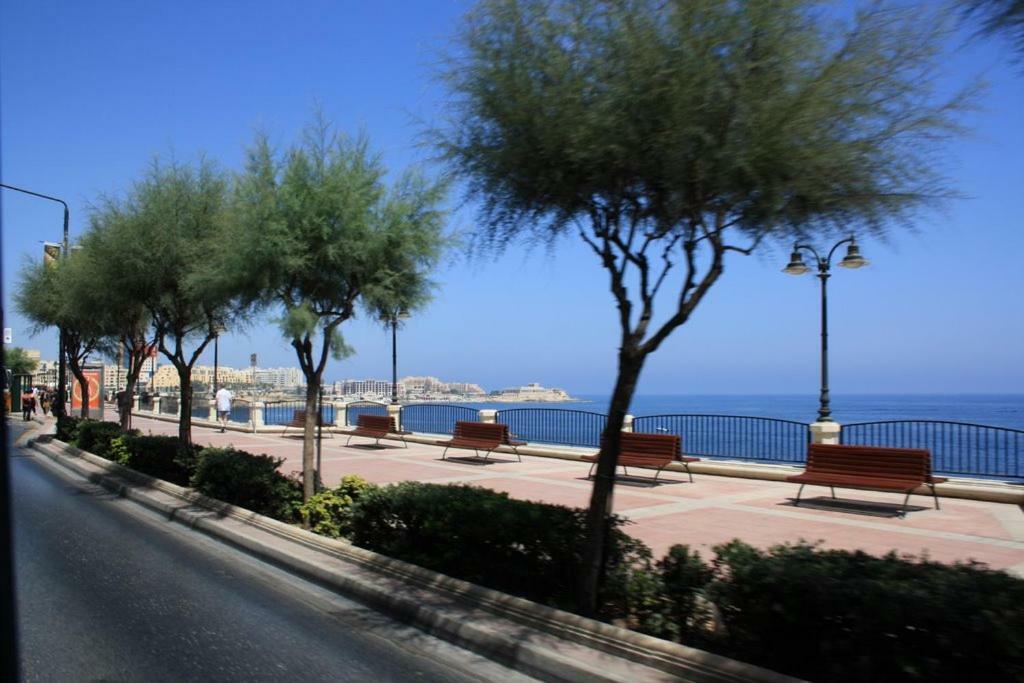 Stylish 3Br Apartment, Fantastic Location In Sliema Exteriör bild