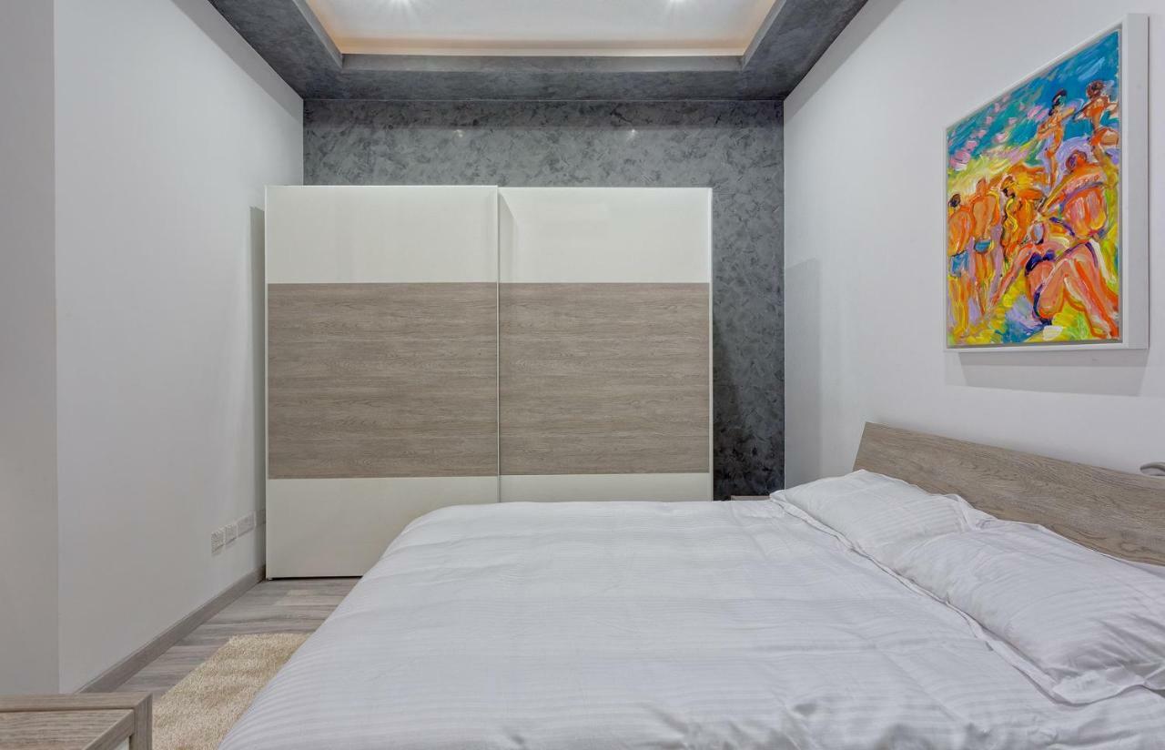 Stylish 3Br Apartment, Fantastic Location In Sliema Exteriör bild